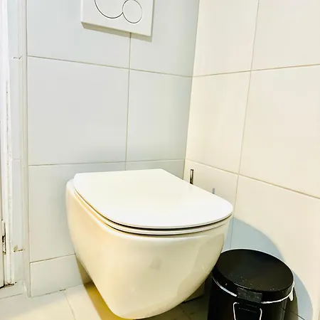 Modern 2bd With View Near Acropolis Athens