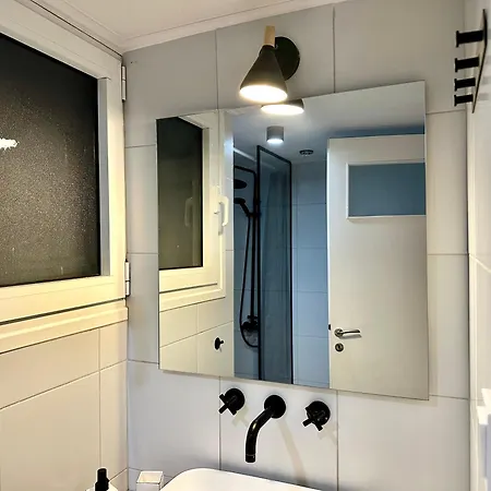 Modern 2bd With View Near Acropolis Athens